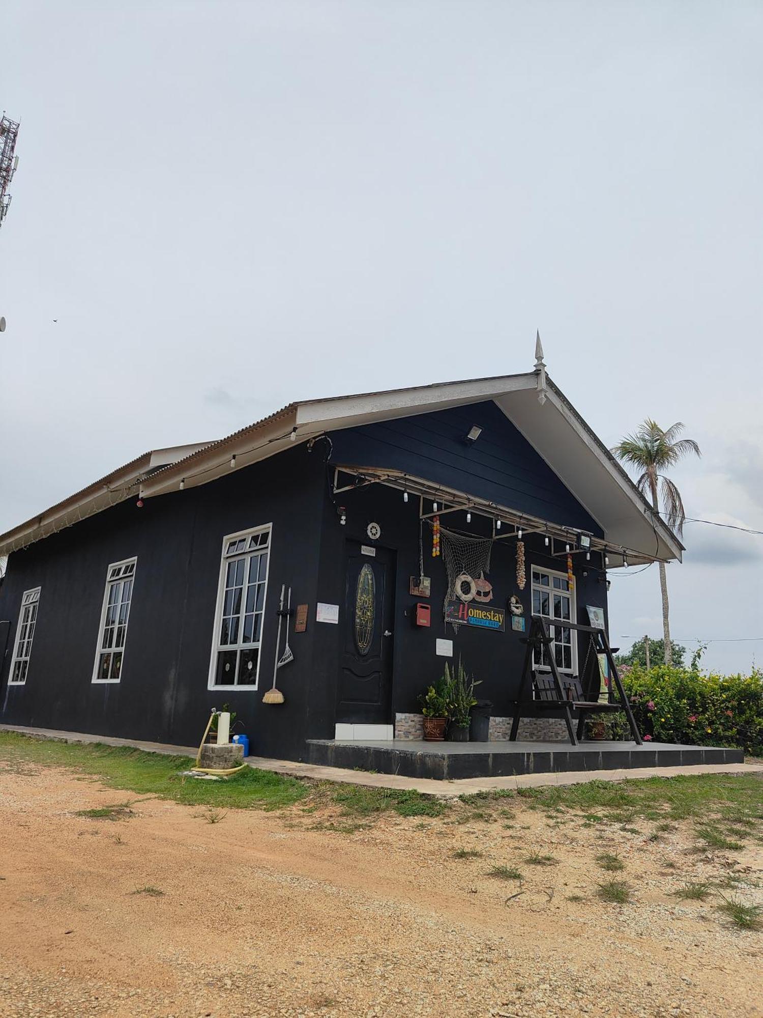 Penarik Baru Homestay 캄풍 페나릭 외부 사진