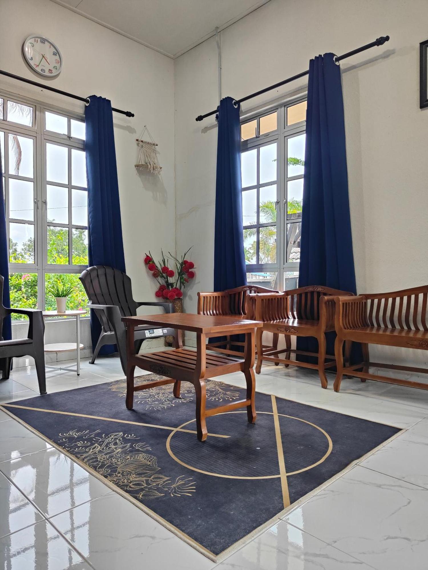 Penarik Baru Homestay 캄풍 페나릭 외부 사진