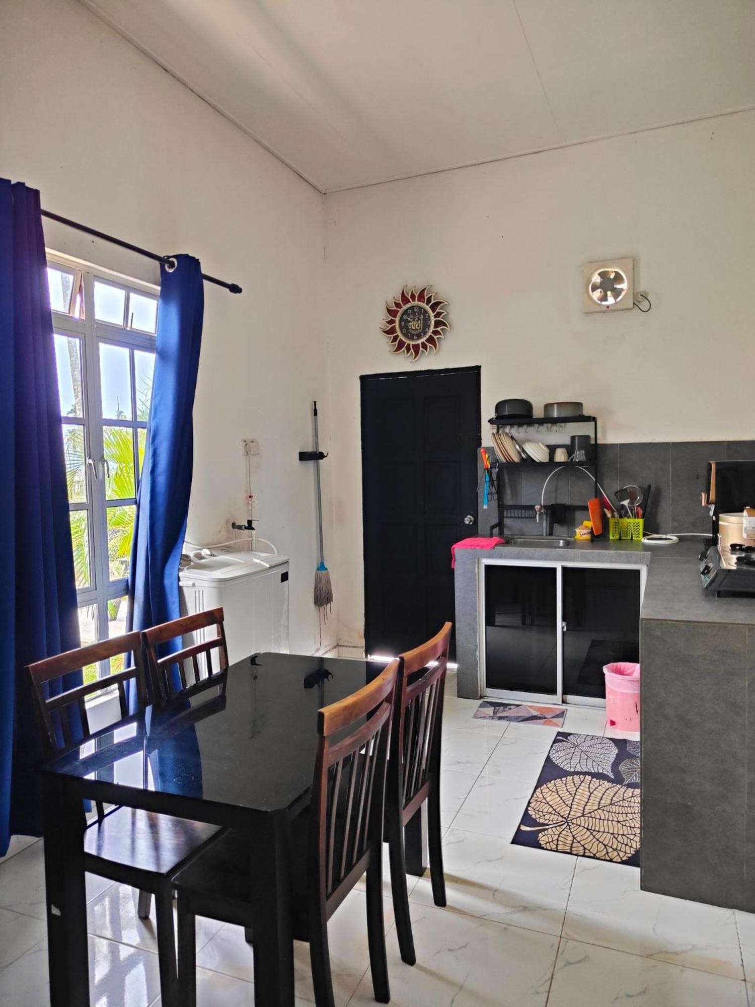Penarik Baru Homestay 캄풍 페나릭 외부 사진