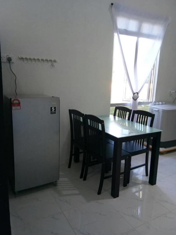 Penarik Baru Homestay 캄풍 페나릭 외부 사진