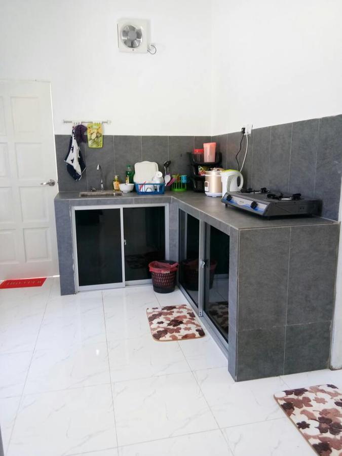 Penarik Baru Homestay 캄풍 페나릭 외부 사진
