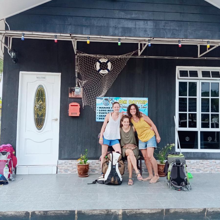 Penarik Baru Homestay 캄풍 페나릭 외부 사진